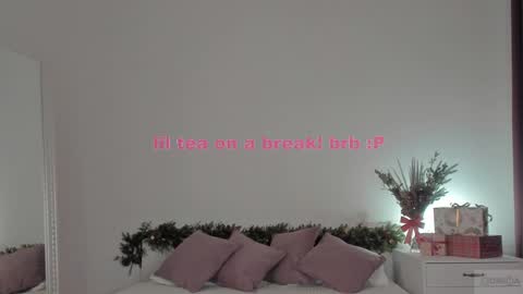 violetta_finch online show from January 6, 2025, 11:18 am