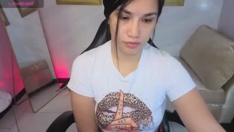 Snapshot of violetta_jhonson_v chatting on June 17, 2026, 3:20 am Violetta online show from June 17, 2026, 3:20 am