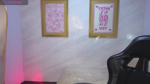 Snapshot of violetta_jhonson_v chatting on June 18, 2026, 9:14 am Violetta online show from June 18, 2026, 9:14 am