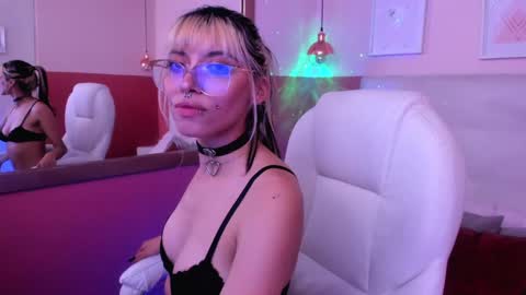 Snapshot of violetta_nur chatting on January 20, 2025, 1:11 pm Violetta nur online show from January 20, 2025, 1:11 pm