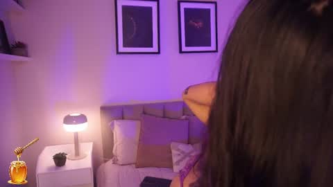 Snapshot of violetta_nur chatting on June 20, 2026, 9:50 pm Violetta nur online show from June 20, 2026, 9:50 pm