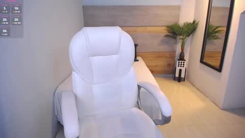 Snapshot of violetta_rainbow chatting on February 7, 2025, 10:19 am Violetta online show from February 7, 2025, 10:19 am