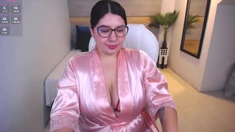 Snapshot of violetta_rainbow chatting on February 22, 2025, 10:07 am Violetta online show from February 22, 2025, 10:07 am