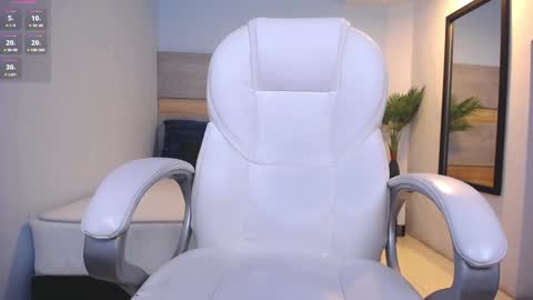 Snapshot of violetta_rainbow chatting on March 8, 2025, 10:11 am Violetta online show from March 8, 2025, 10:11 am