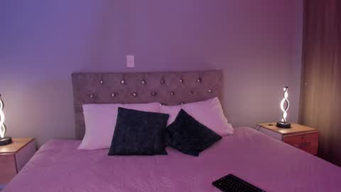 Snapshot of violetta_swift_ chatting on December 6, 2024, 6:04 am violetta independent model online show from December 6, 2024, 6:04 am