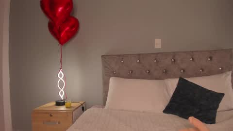 Snapshot of violetta_swift_ chatting on February 15, 2025, 9:49 am violetta independent model online show from February 15, 2025, 9:49 am