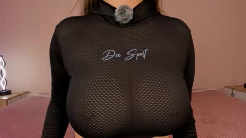 Snapshot of violetta_swift_ chatting on September 10, 2025, 6:24 am violetta independent model online show from September 10, 2025, 6:24 am