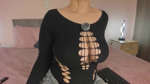 Snapshot of violetta_swift_ chatting on November 28, 2025, 6:05 am violetta independent model online show from November 28, 2025, 6:05 am