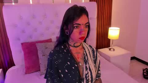 Snapshot of violettaalemida chatting on September 22, 2025, 12:18 pm violettaalemida online show from September 22, 2025, 12:18 pm