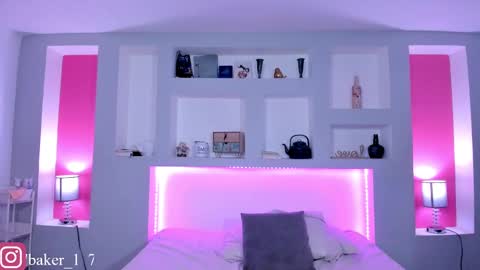 Snapshot of violettabaker1 chatting on January 31, 2025, 2:04 am ViolettaBaker online show from January 31, 2025, 2:04 am