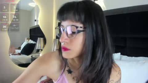 Snapshot of violettacolinss chatting on May 25, 2026, 11:49 am violettacolinss online show from May 25, 2026, 11:49 am