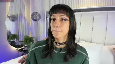 Snapshot of violettacolinss chatting on June 9, 2026, 11:33 am violettacolinss online show from June 9, 2026, 11:33 am