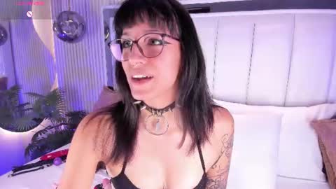 Snapshot of violettacolinss chatting on July 8, 2026, 11:48 am violettacolinss online show from July 8, 2026, 11:48 am