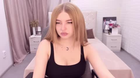 Snapshot of violettaotis chatting on December 12, 2024, 11:40 am ViolettaOtis online show from December 12, 2024, 11:40 am