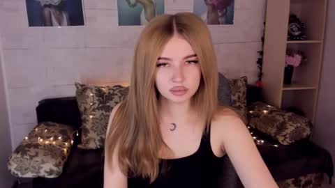 ViolettaOtis online show from December 16, 2024, 2:38 pm