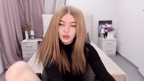 ViolettaOtis online show from December 21, 2024, 11:33 am