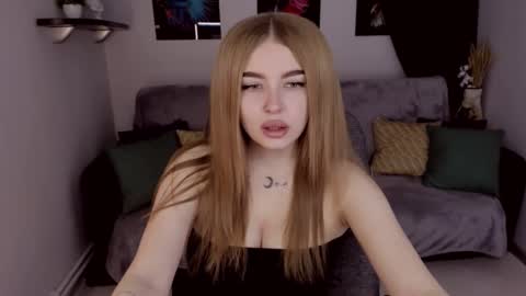 ViolettaOtis online show from January 8, 2025, 11:32 am