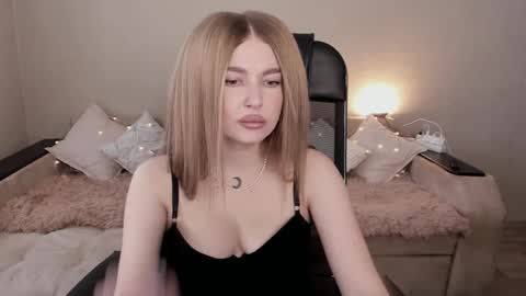 ViolettaOtis online show from February 19, 2025, 11:28 am