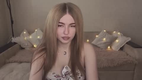 ViolettaOtis online show from October 2, 2025, 11:28 am