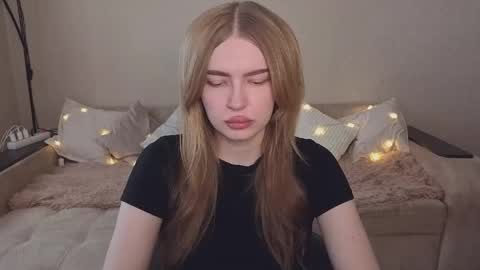 ViolettaOtis online show from May 4, 2026, 12:56 pm