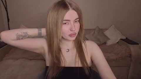 ViolettaOtis online show from May 9, 2026, 3:17 pm