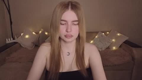 ViolettaOtis online show from May 31, 2026, 6:09 pm