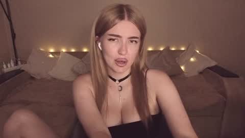 ViolettaOtis online show from July 29, 2026, 4:49 pm