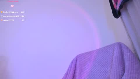 Snapshot of violettbones chatting on December 20, 2024, 7:01 am Violett online show from December 20, 2024, 7:01 am