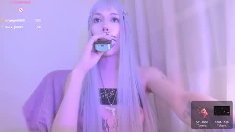 Snapshot of violettbones chatting on February 24, 2025, 7:00 am Violett online show from February 24, 2025, 7:00 am