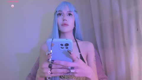 Snapshot of violettbones chatting on March 4, 2025, 4:27 am Violett online show from March 4, 2025, 4:27 am