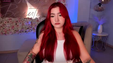 Violett Castel online show from September 27, 2025, 6:46 pm