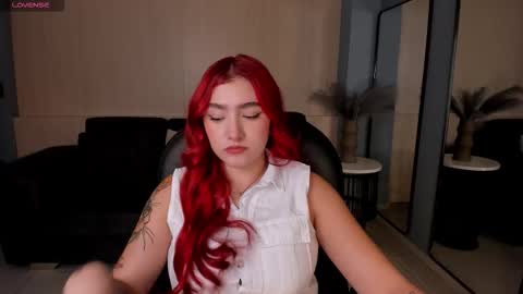 Violett Castel online show from September 28, 2025, 4:23 pm