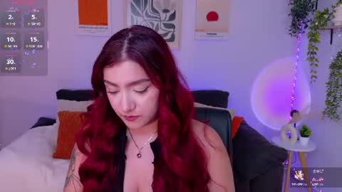 Violett Castel online show from June 15, 2026, 8:22 pm