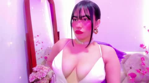 violette_laurent online show from April 28, 2026, 8:25 pm