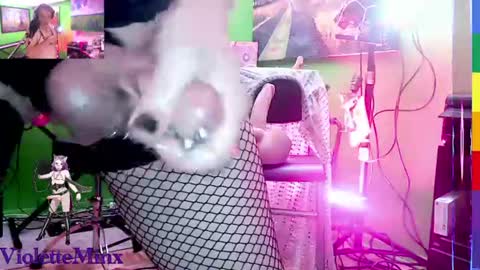 Snapshot of violetteminx chatting on July 2, 2026, 3:40 pm Violette online show from July 2, 2026, 3:40 pm