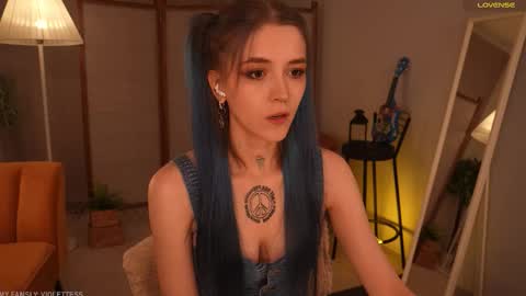 Snapshot of violettessa chatting on October 22, 2025, 11:54 am violettessa online show from October 22, 2025, 11:54 am