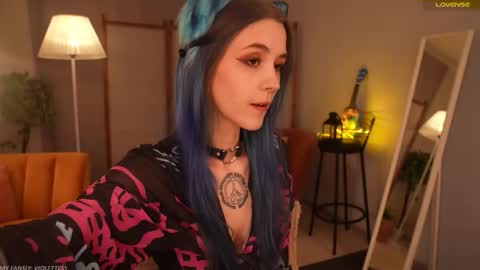 Snapshot of violettessa chatting on October 23, 2025, 11:09 am violettessa online show from October 23, 2025, 11:09 am