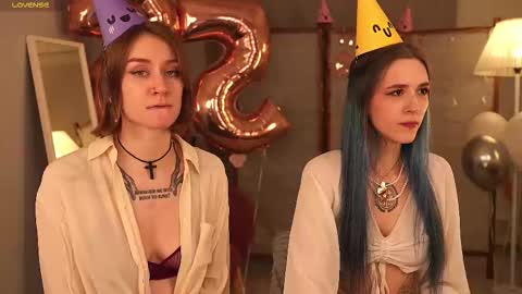 Snapshot of violettessa chatting on November 7, 2025, 2:17 pm violettessa online show from November 7, 2025, 2:17 pm