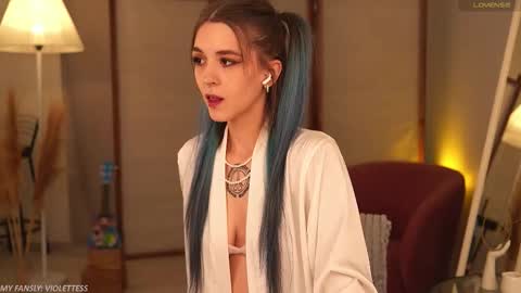 Snapshot of violettessa chatting on November 18, 2025, 12:31 pm violettessa online show from November 18, 2025, 12:31 pm