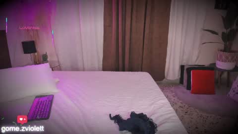 Violett online show from June 19, 2026, 5:01 am