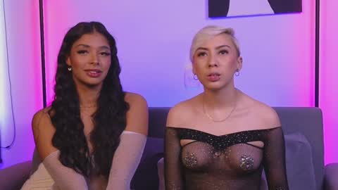 Snapshot of violettgrey_ chatting on December 24, 2024, 10:28 pm Violet online show from December 24, 2024, 10:28 pm