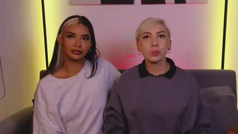 Snapshot of violettgrey_ chatting on March 5, 2025, 12:27 am Violet online show from March 5, 2025, 12:27 am