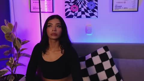Snapshot of violettgrey_ chatting on May 20, 2026, 1:56 am Violet online show from May 20, 2026, 1:56 am