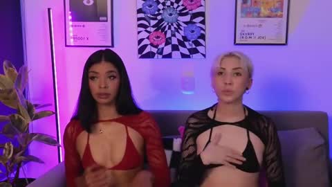 Snapshot of violettgrey_ chatting on May 24, 2026, 12:26 am Violet online show from May 24, 2026, 12:26 am