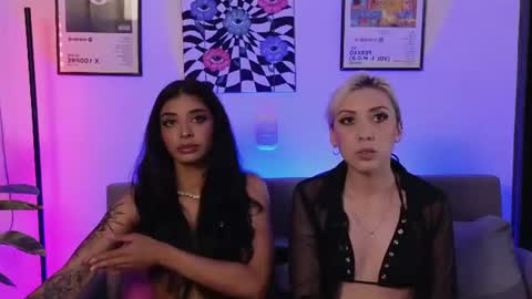 Snapshot of violettgrey_ chatting on June 20, 2026, 1:52 am Violet online show from June 20, 2026, 1:52 am