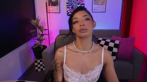 Violet online show from July 7, 2026, 2:25 am