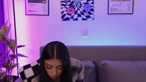 Violet online show from July 8, 2026, 1:10 am