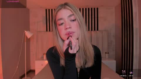 Violett  online show from April 23, 2026, 9:08 am
