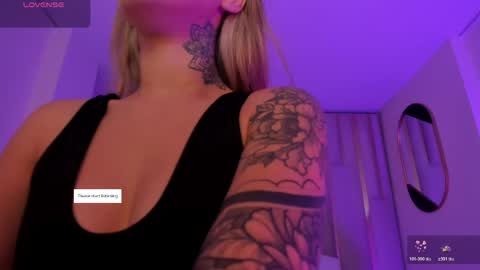 Violett  online show from April 27, 2026, 8:56 am