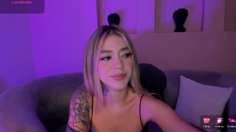 Violett  online show from May 2, 2026, 10:31 am